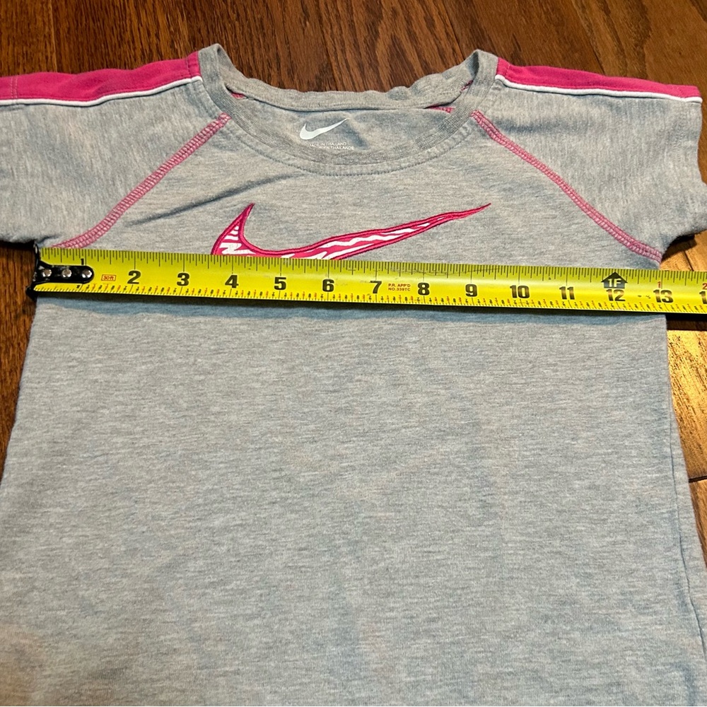 *CLEARANCE* Nike Kids Gray T-Shirt with Pink Accents - Size 6X - Picture 8 of 9